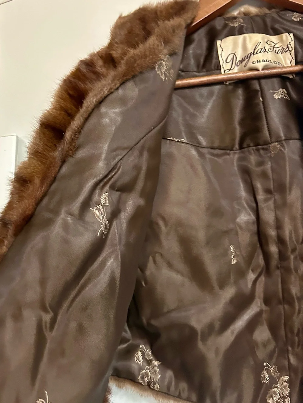 Luxury Mid Century 1950s Brown Mink Fur Shawl Wrap Stole
